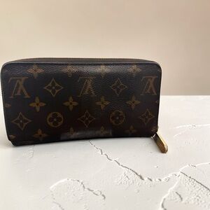 Louis Vuitton Monogram Zip Wallet - Brown/Gold Accents